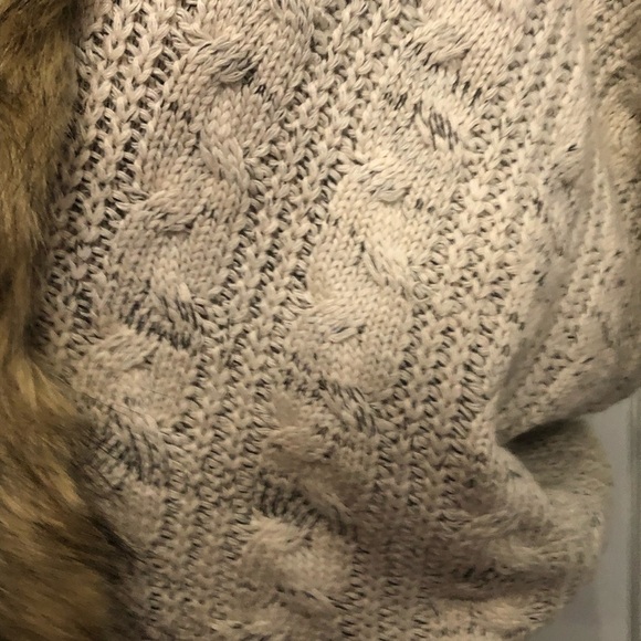 Cream colored knitted open front cardigan with faux fur trim & lace up back; M - Picture 6 of 9